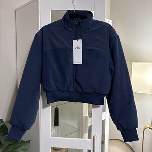 ALO Yoga Polar Fleece Cropped Wintry Mix Jacket in Navy size Medium NWT